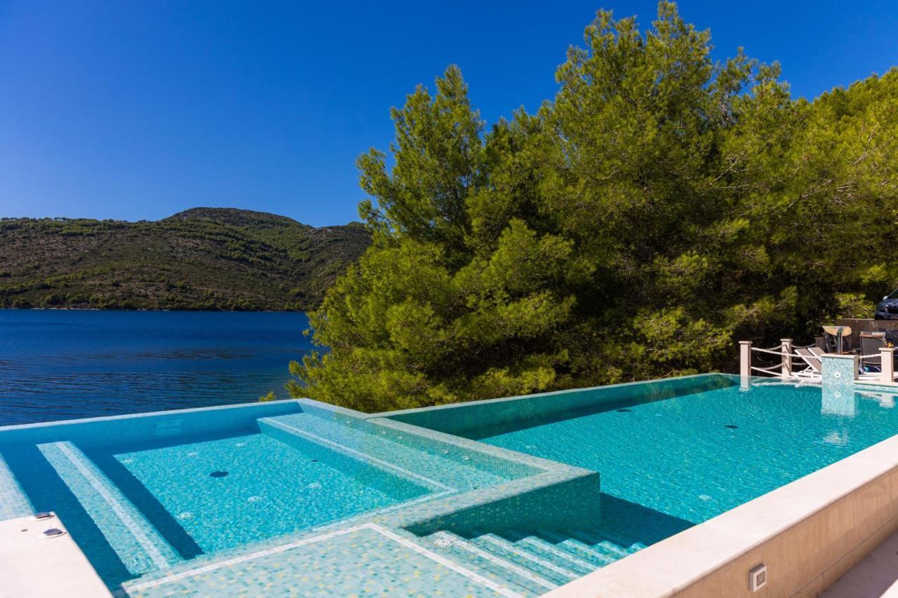 Beachfront Villa Brulupes In Secluded Bay Konstari Exteriör bild