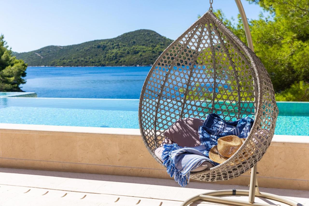 Beachfront Villa Brulupes In Secluded Bay Konstari Exteriör bild