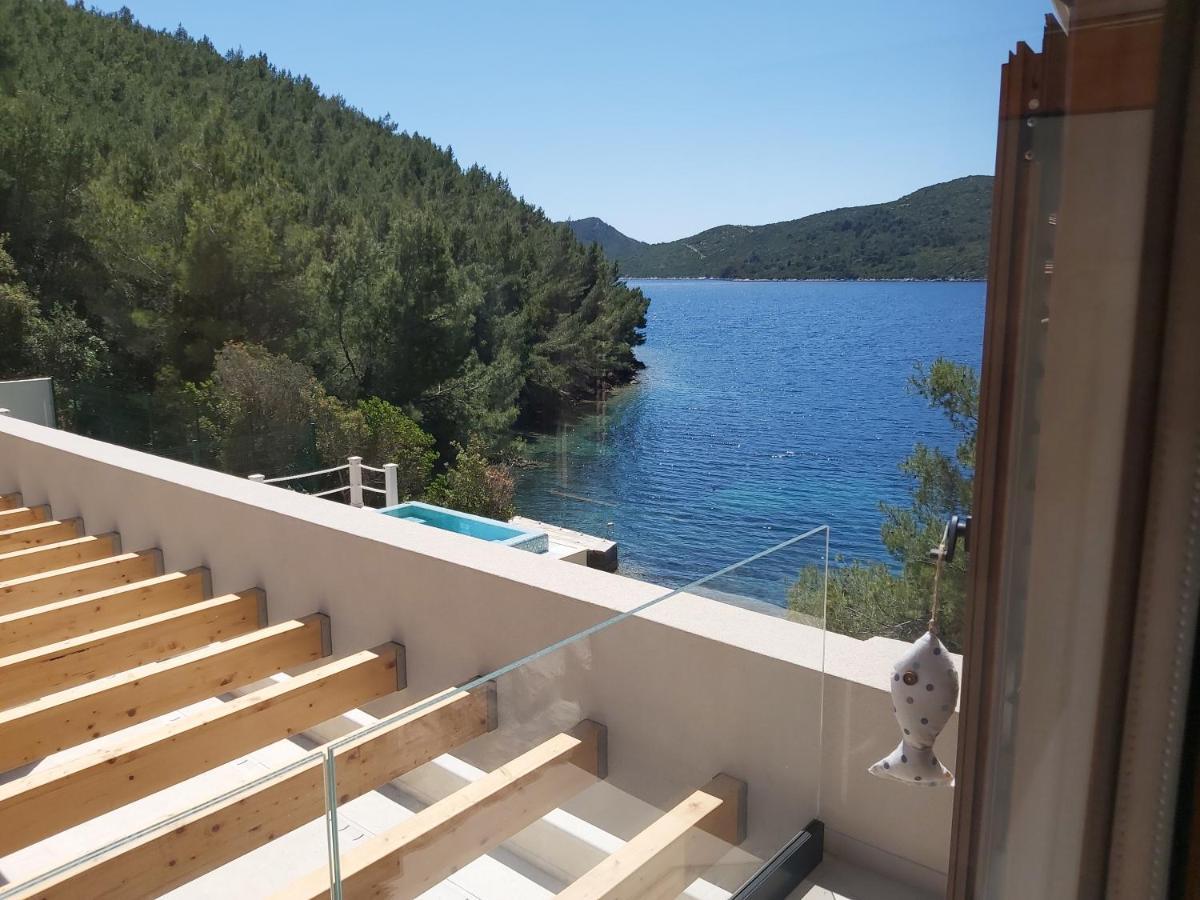 Beachfront Villa Brulupes In Secluded Bay Konstari Exteriör bild