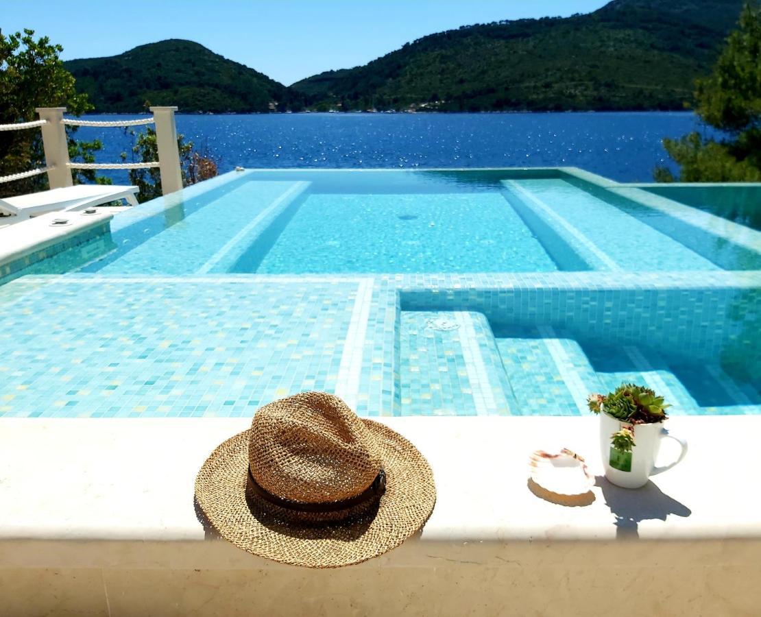Beachfront Villa Brulupes In Secluded Bay Konstari Exteriör bild