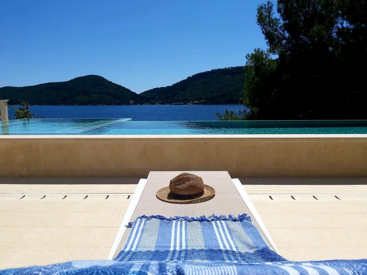 Beachfront Villa Brulupes In Secluded Bay Konstari Exteriör bild