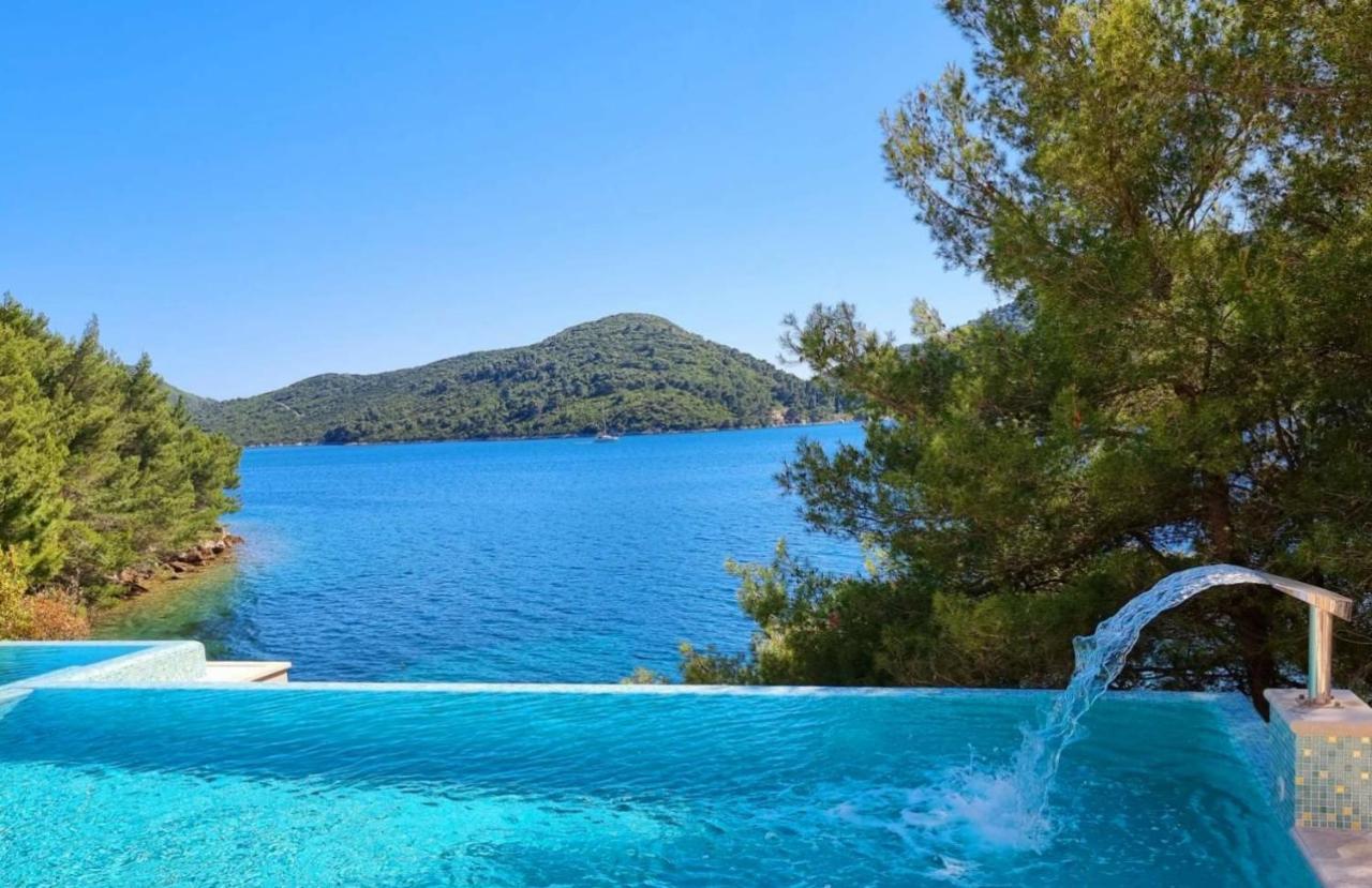 Beachfront Villa Brulupes In Secluded Bay Konstari Exteriör bild