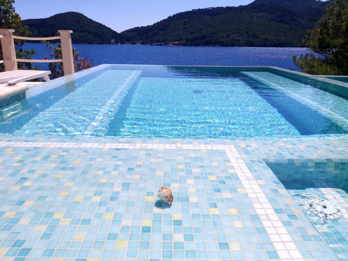 Beachfront Villa Brulupes In Secluded Bay Konstari Exteriör bild