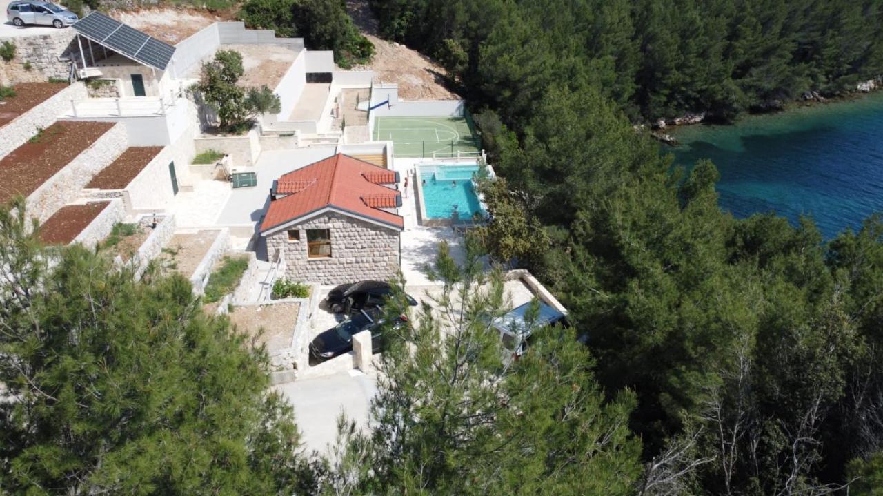 Beachfront Villa Brulupes In Secluded Bay Konstari Exteriör bild