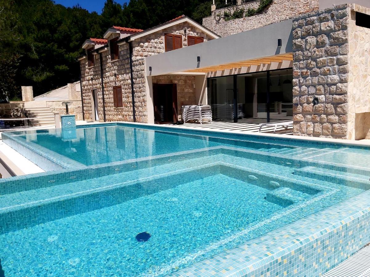 Beachfront Villa Brulupes In Secluded Bay Konstari Exteriör bild