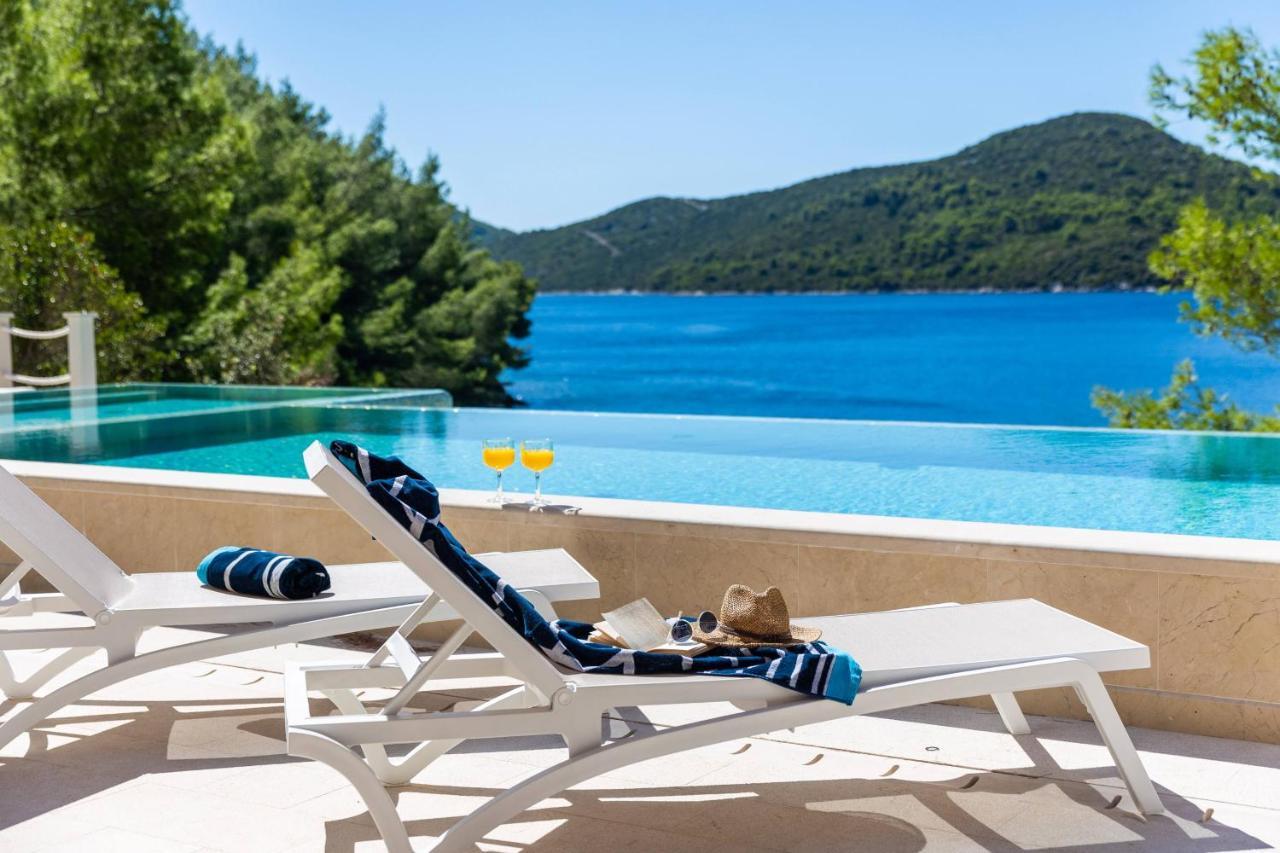 Beachfront Villa Brulupes In Secluded Bay Konstari Exteriör bild